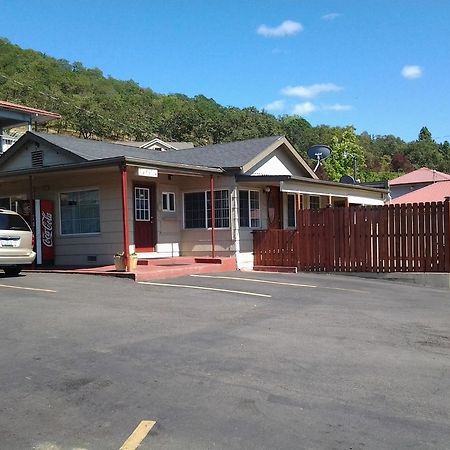 Roseburg Inn ภายนอก รูปภาพ