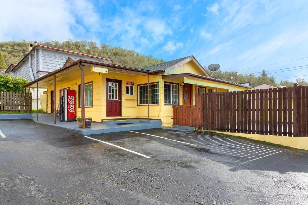 Roseburg Inn ภายนอก รูปภาพ